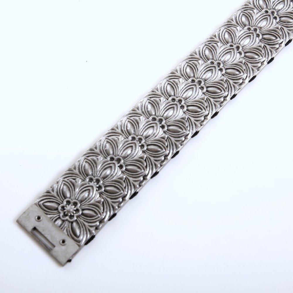 NWOT Silver Metal Scales Belt with Rhinestone Buckle‎ - Picture 4 of 10